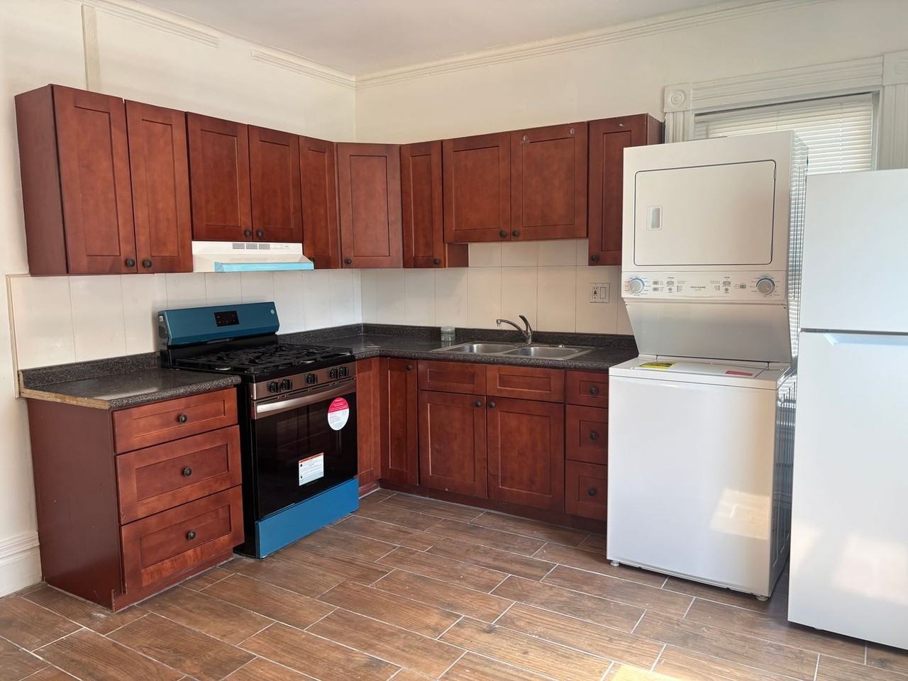 17 Armington St - Photo 2 of 13