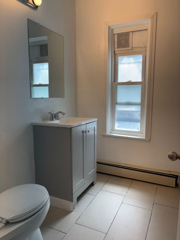 17 Armington St - Photo 7 of 13