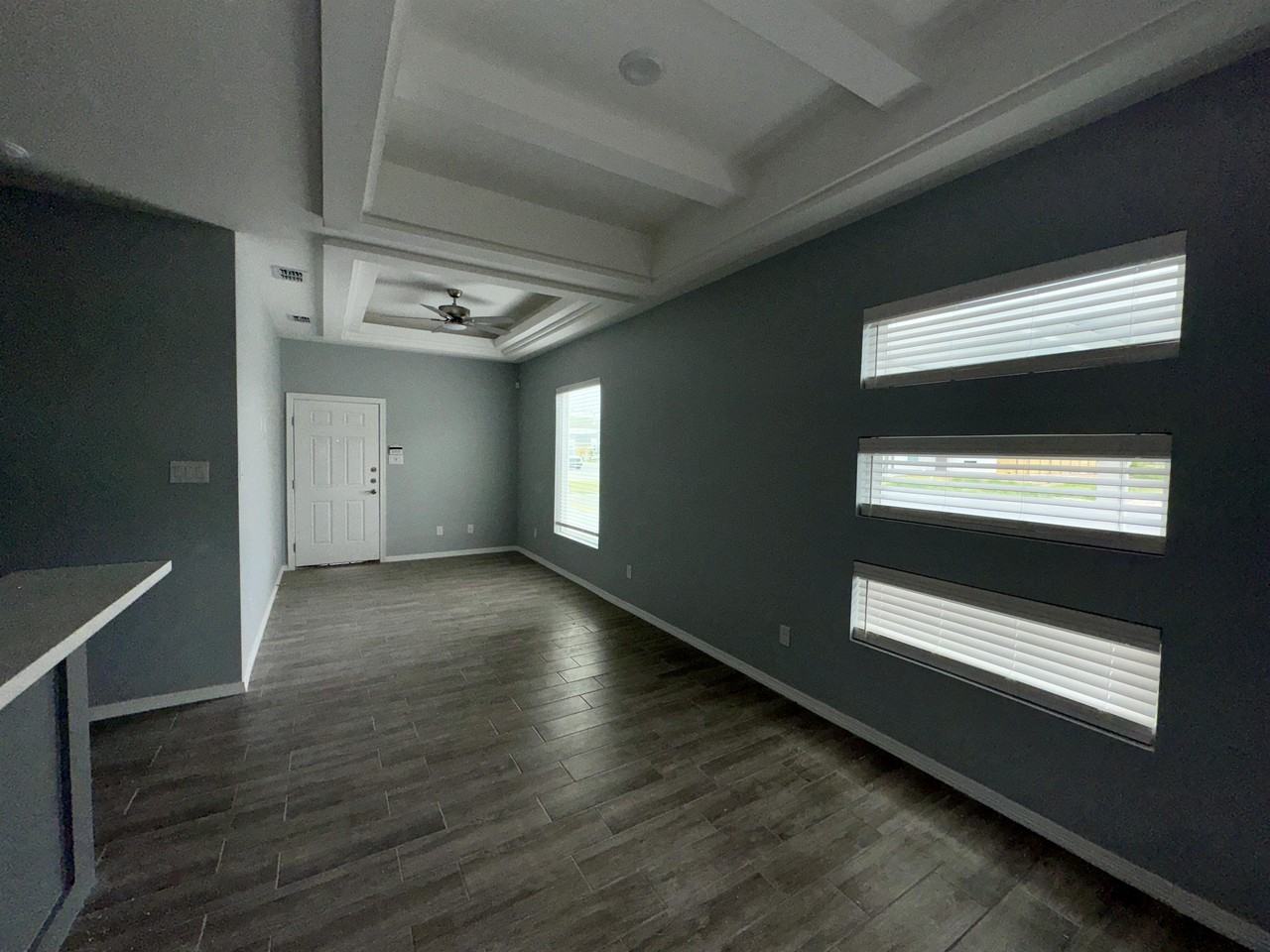429 E Acacia St #1 - Photo 5 of 10