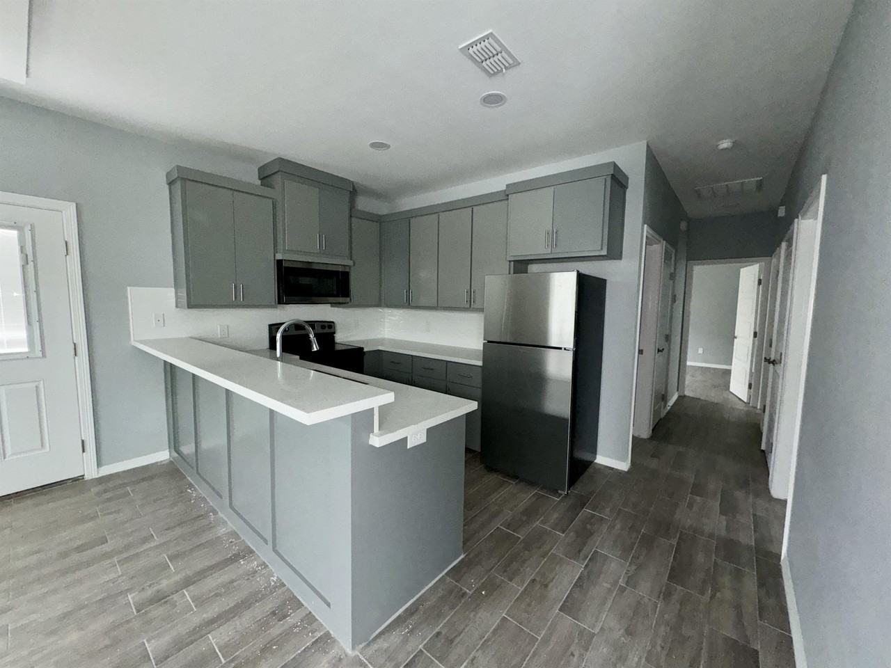 429 E Acacia St #1 - Photo 6 of 10