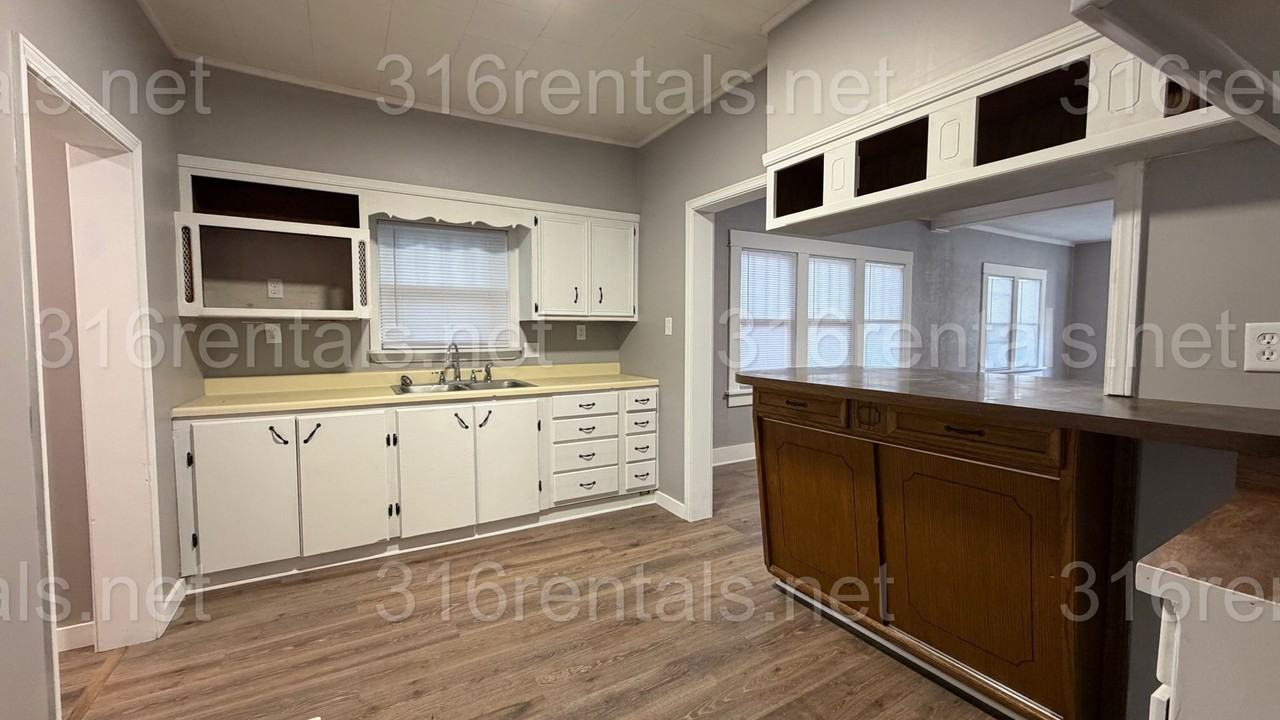 514 W 4th Ave - Photo 5 of 20