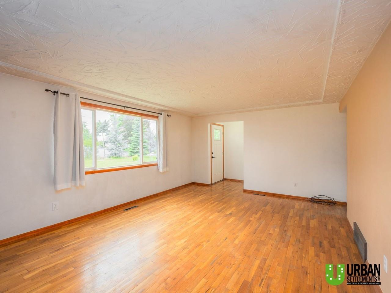 2814 E Garden Ave - Photo 3 of 27