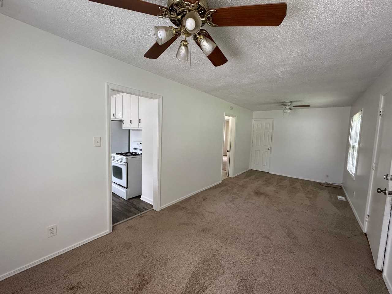 1088 S Morgantown Rd - Photo 5 of 27