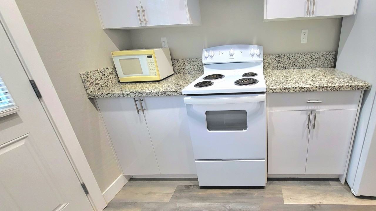 620 E San Lorenzo St - Photo 7 of 20