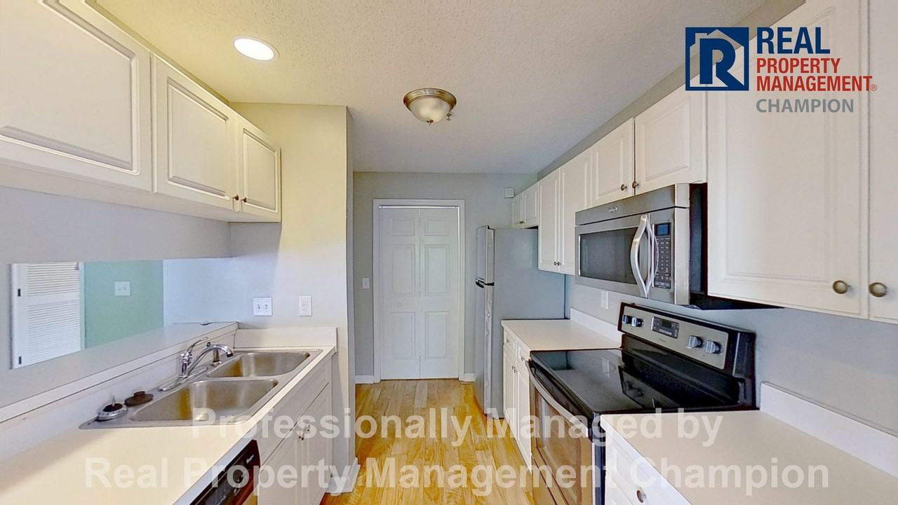 705 Summertime Ln #G - Photo 6 of 21