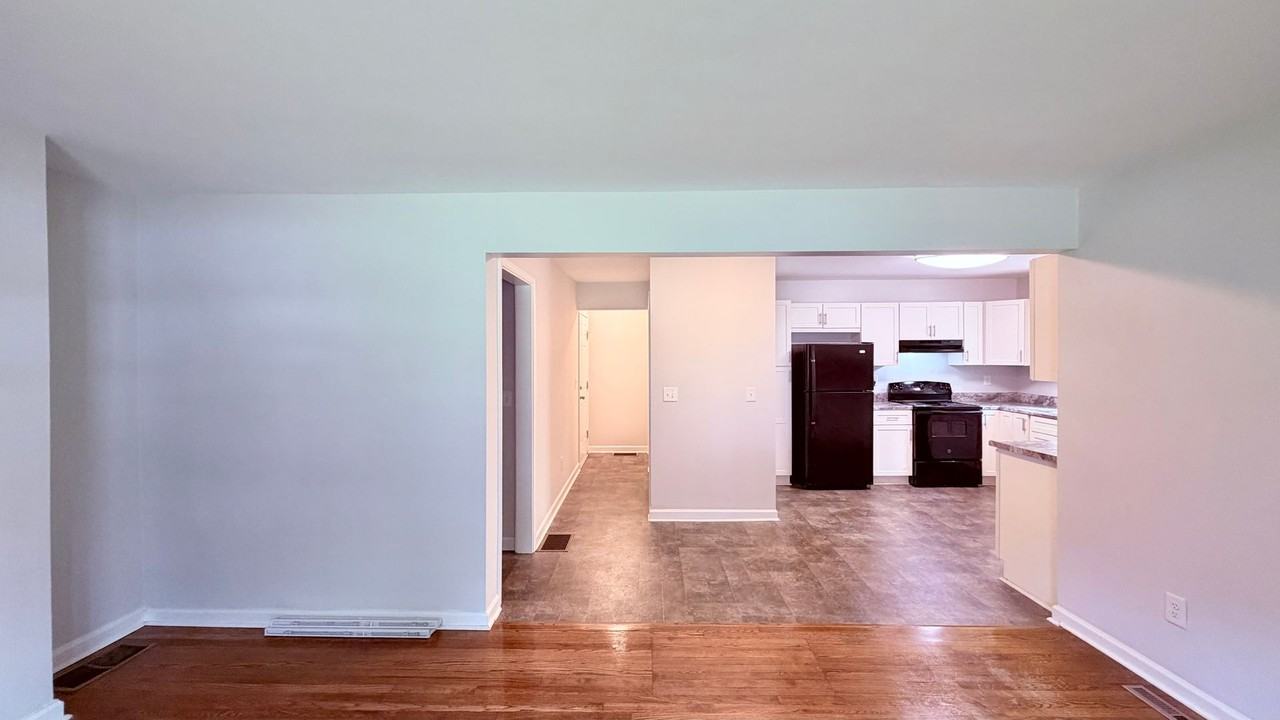 1681 Hadlock St Sw - Photo 5 of 21