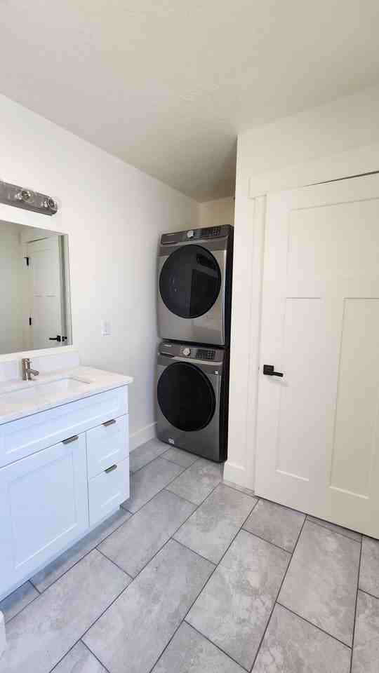 Earnshaw Estates 2 - Photo 2 of 29