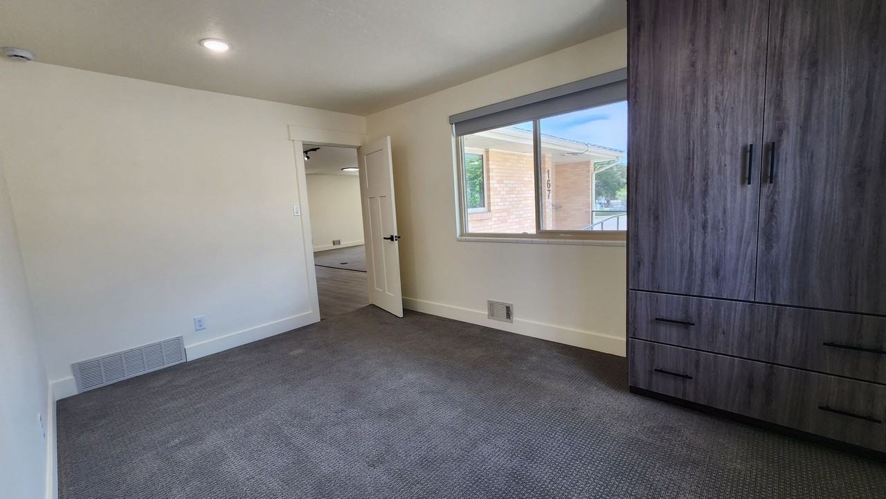 Earnshaw Estates 2 - Photo 6 of 29