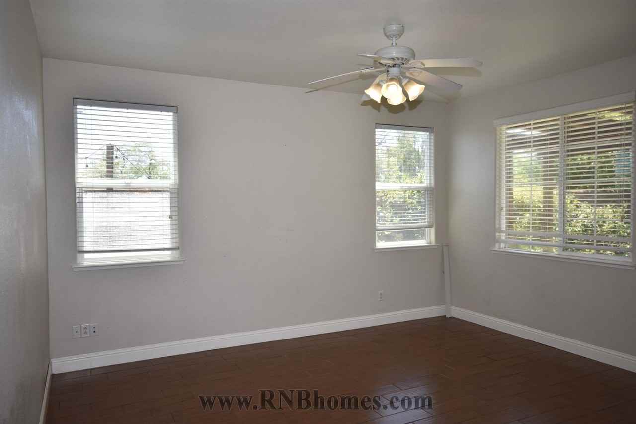 133 Marinette Ct - Photo 3 of 19
