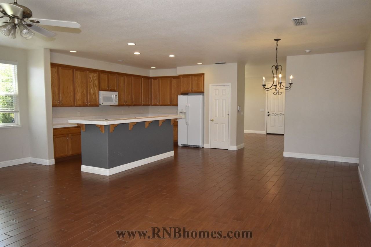133 Marinette Ct - Photo 6 of 19