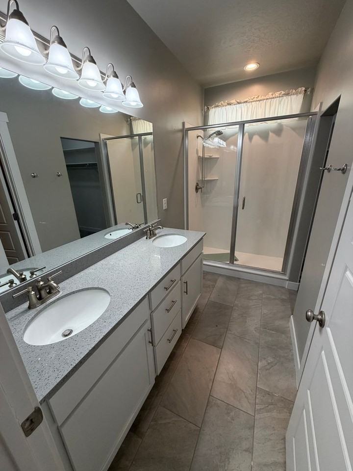 952 W 2840 N - Photo 6 of 42