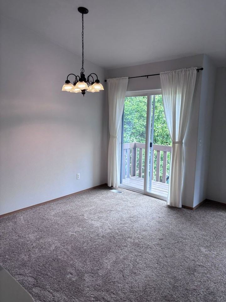 2710 Easthaven Cir - Photo 6 of 16