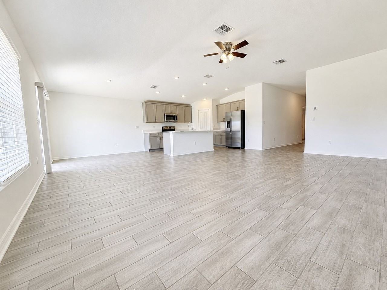 1100 Sand Trap Ct - Photo 3 of 43