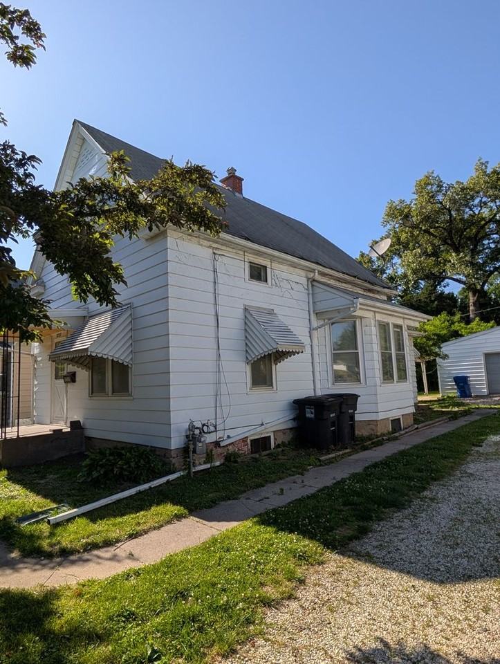 2737 11th Ave #C - Photo 3 of 5