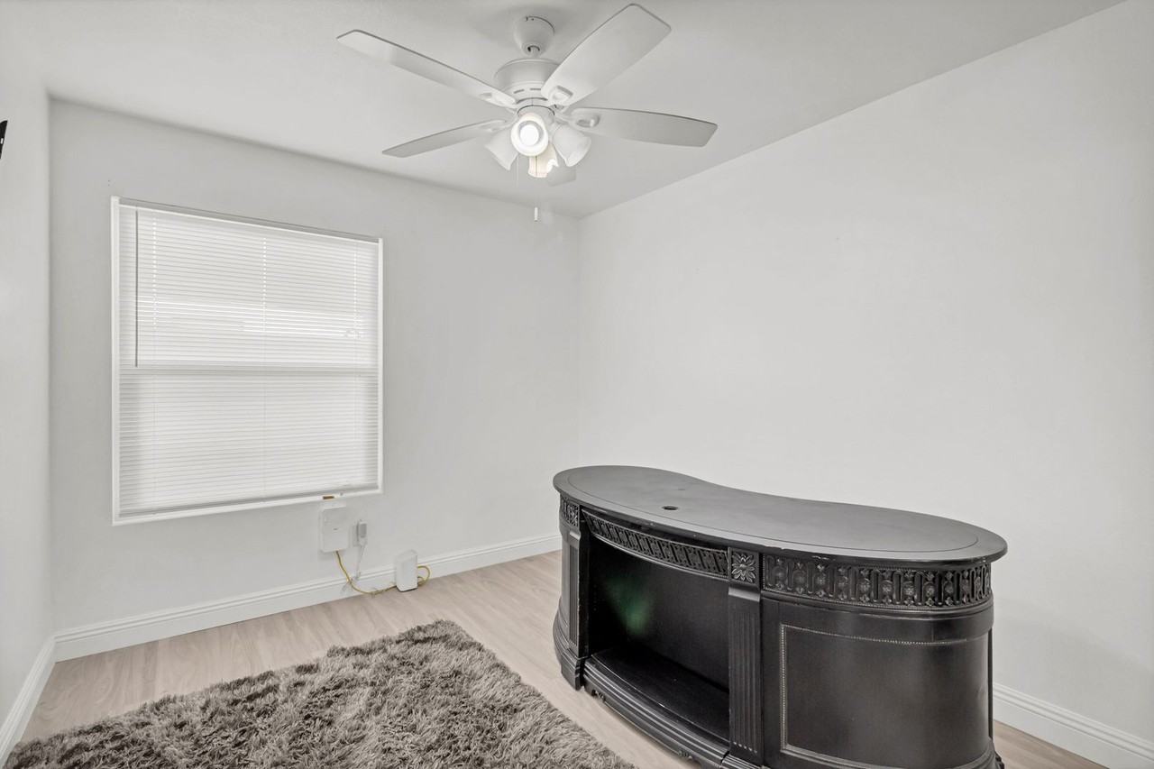 3945 E Salinas St - Photo 5 of 25