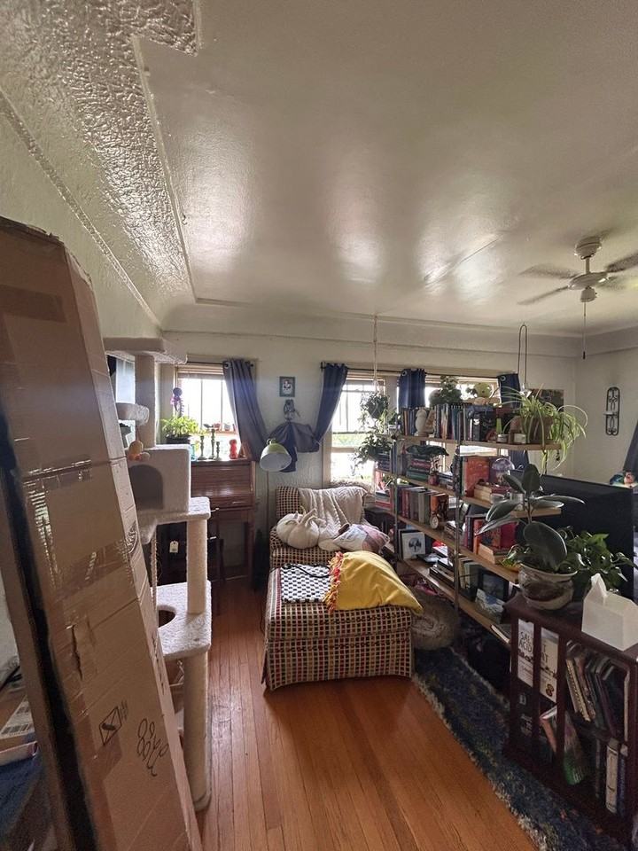 1922 1922 N. Palmer - 05 #05 - Photo 2 of 9