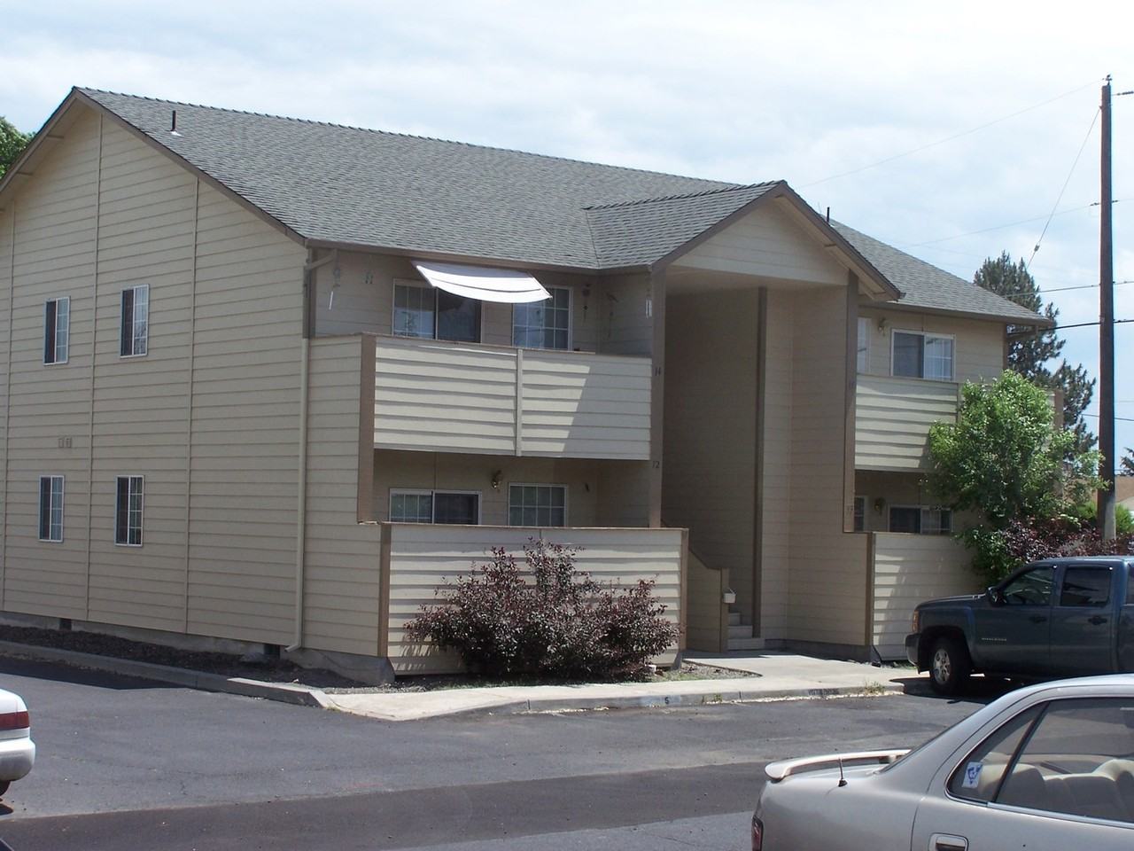 2121 Sw Umatilla Ave #05 - Photo 2 of 10