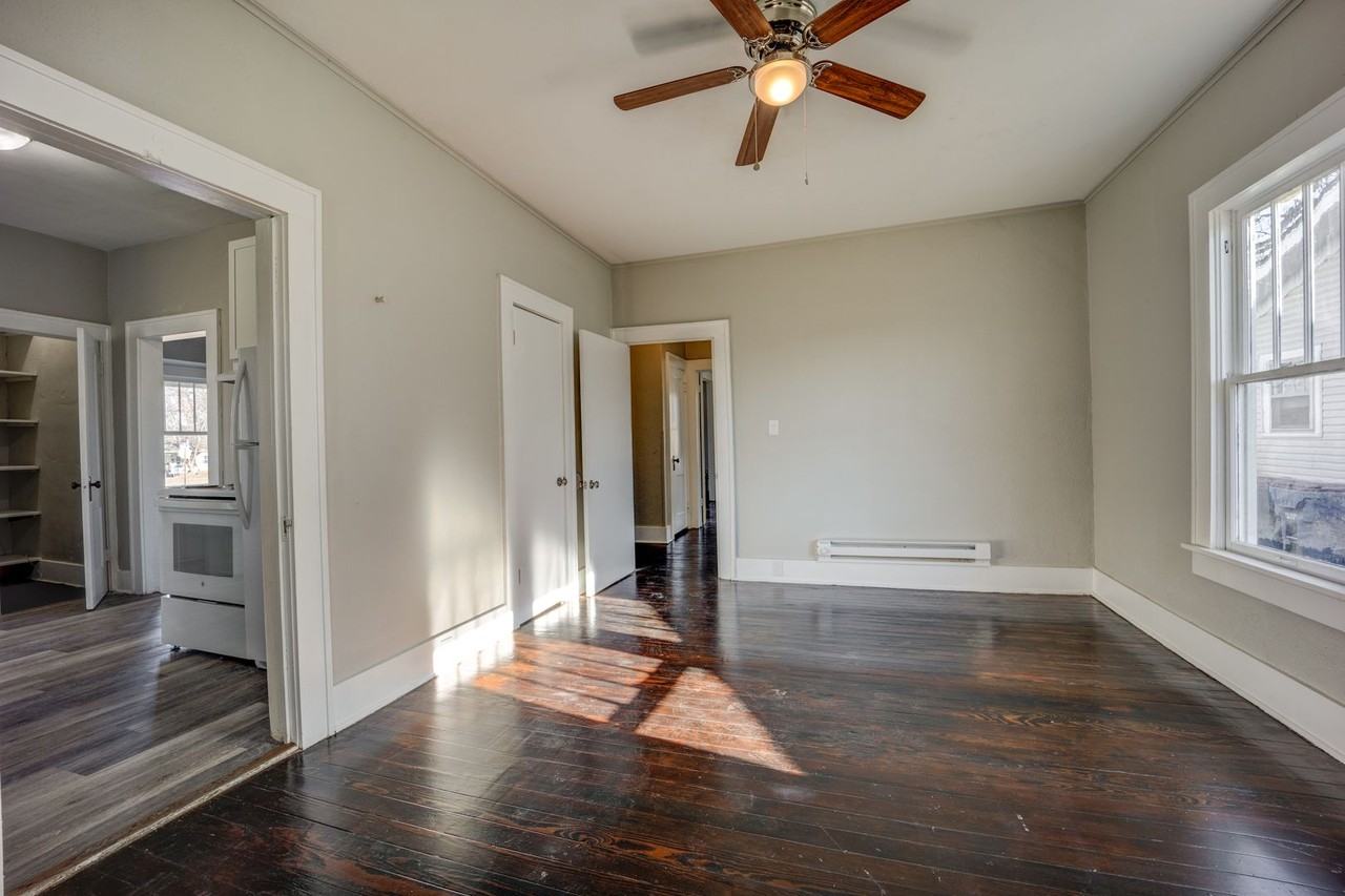 419 N 23rd St - Photo 4 of 24