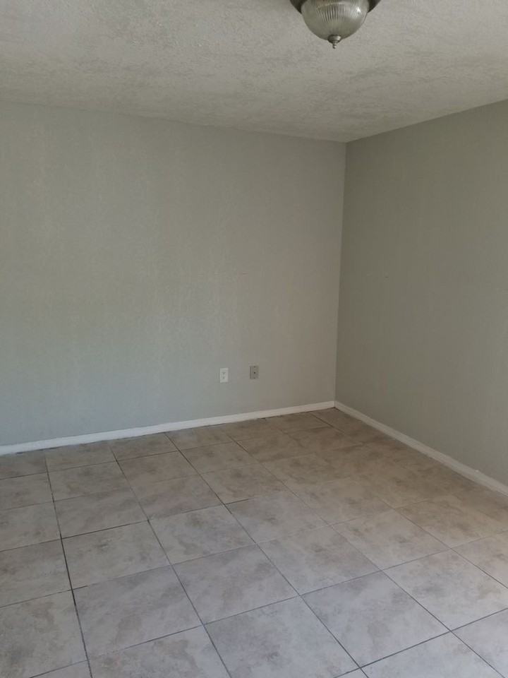 667 Trinidad Ct - Photo 3 of 7