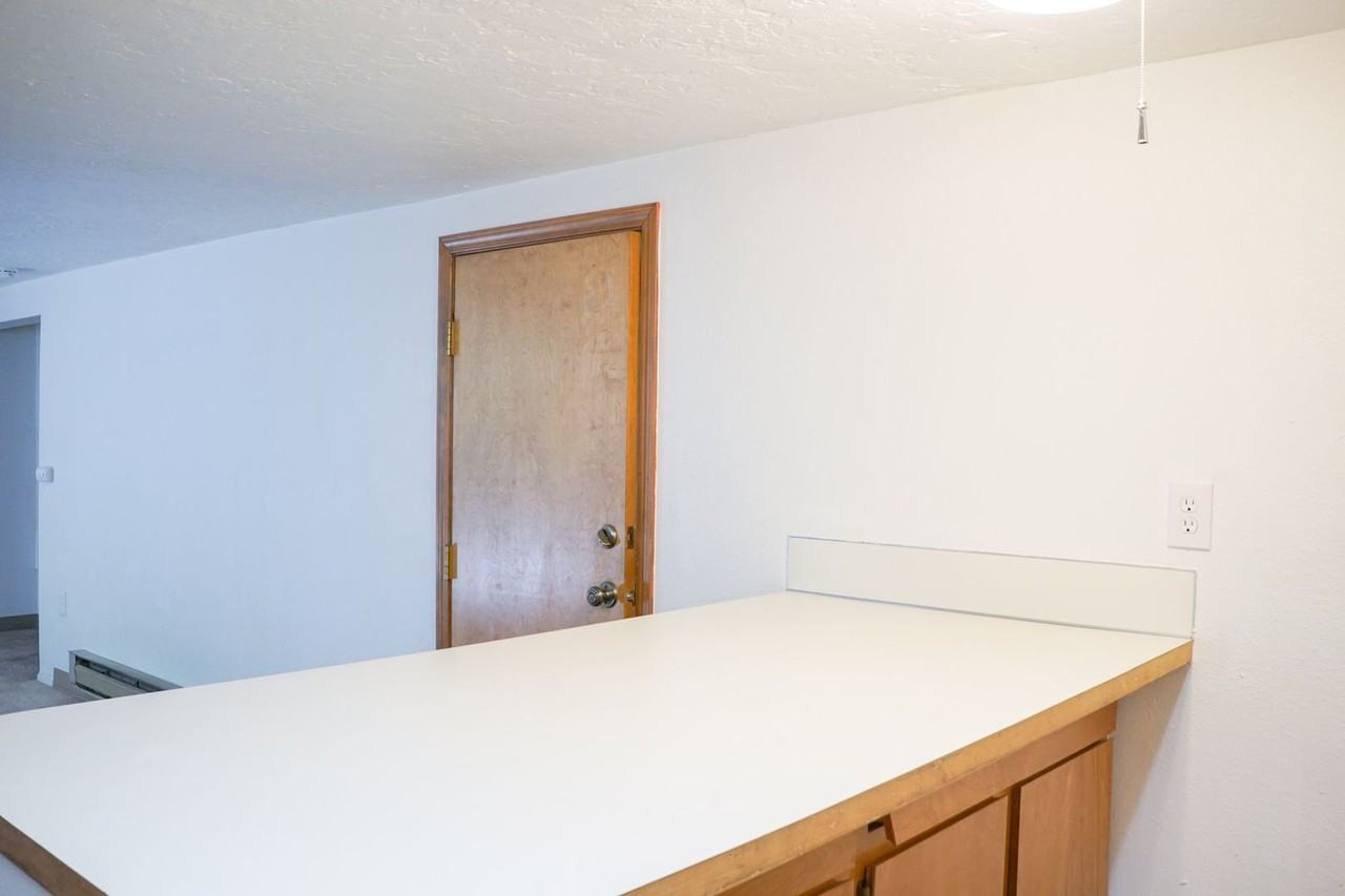 2449 Nw Lovejoy St - Photo 5 of 10