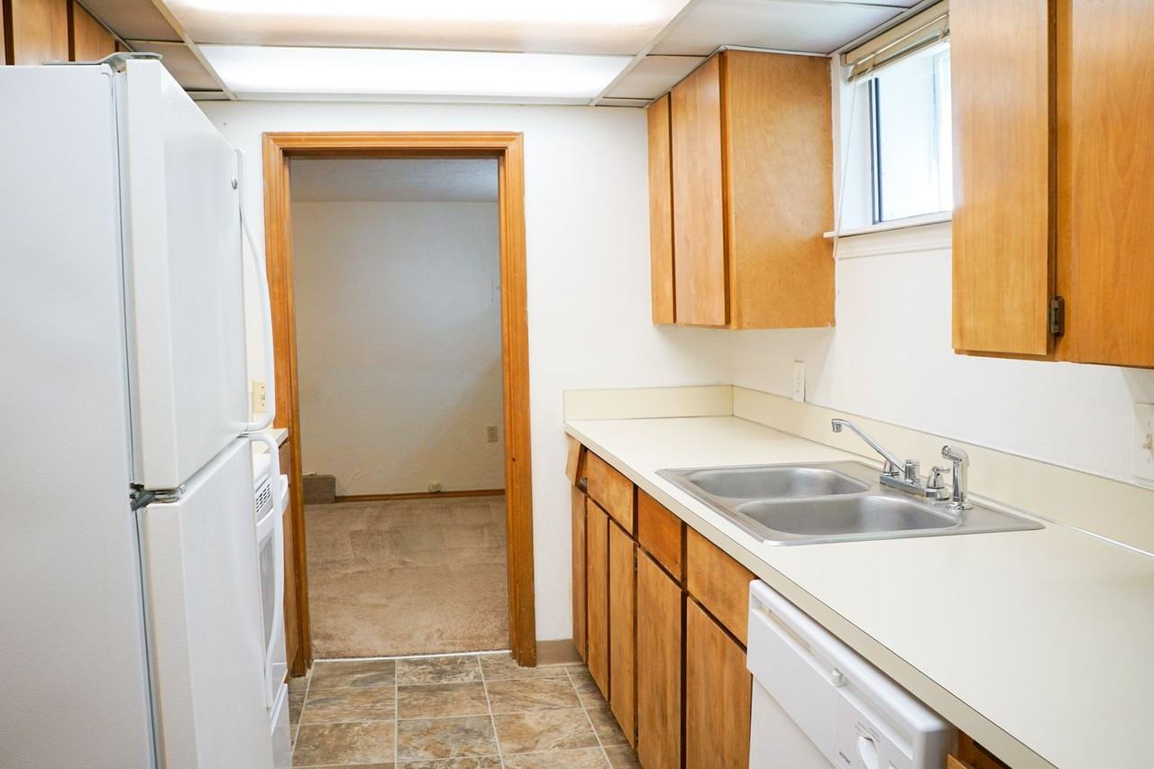2449 Nw Lovejoy St - Photo 6 of 10