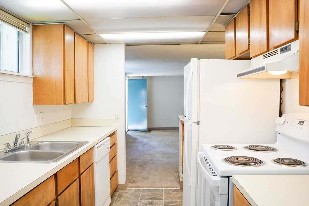 2449 Nw Lovejoy St - Photo 7 of 10