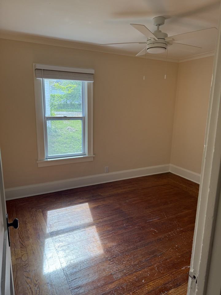 933 Winona Dr #1 - Photo 6 of 9