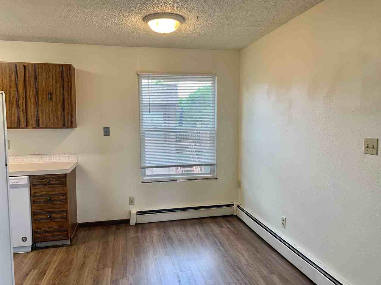 1632 E 17th St - Photo 3 of 13