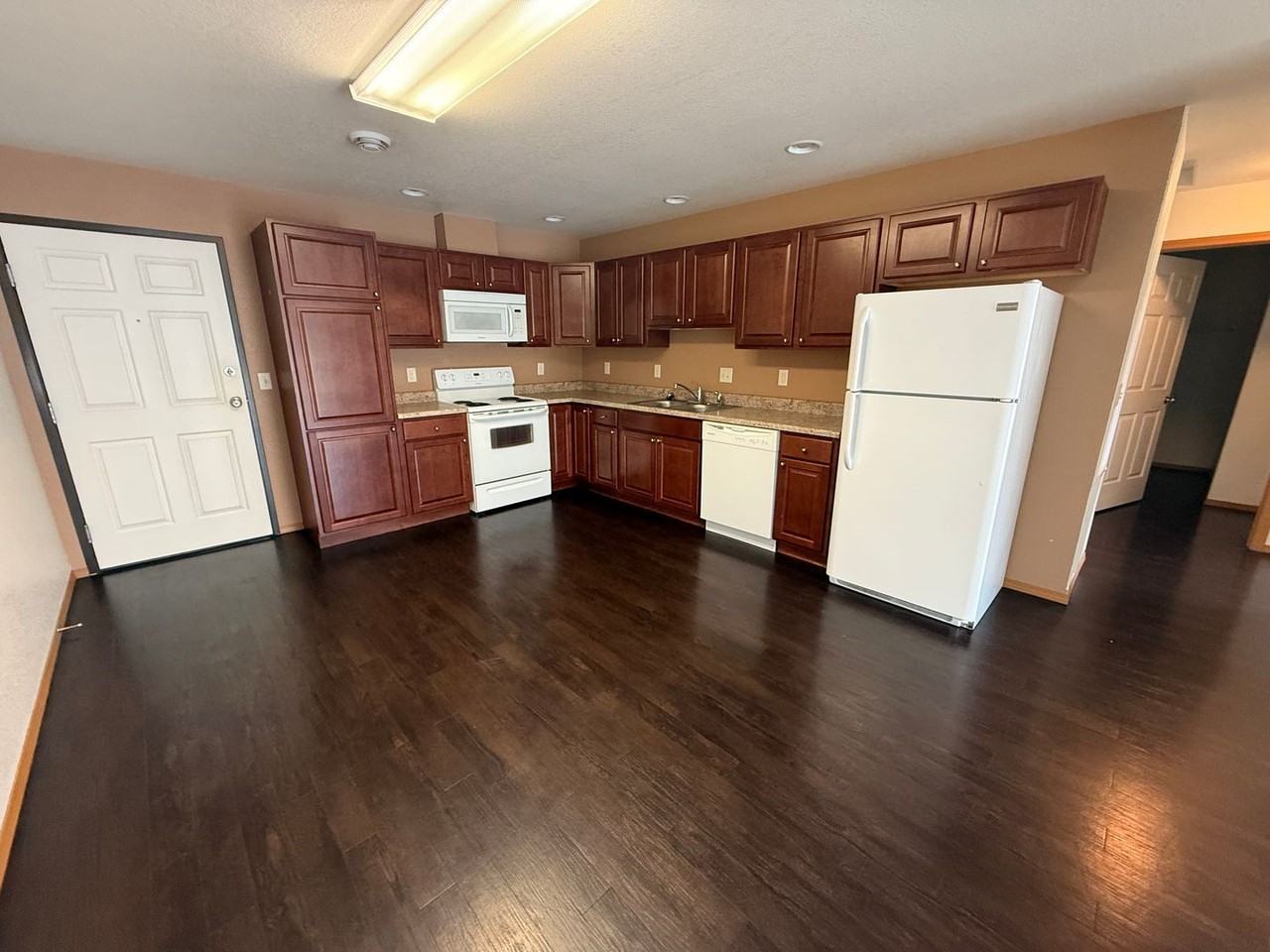 505 505 16 Ave Circle NE #8 - Photo 2 of 13