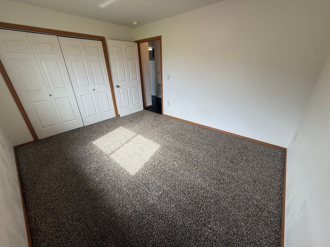 505 505 16 Ave Circle NE #8 - Photo 7 of 13