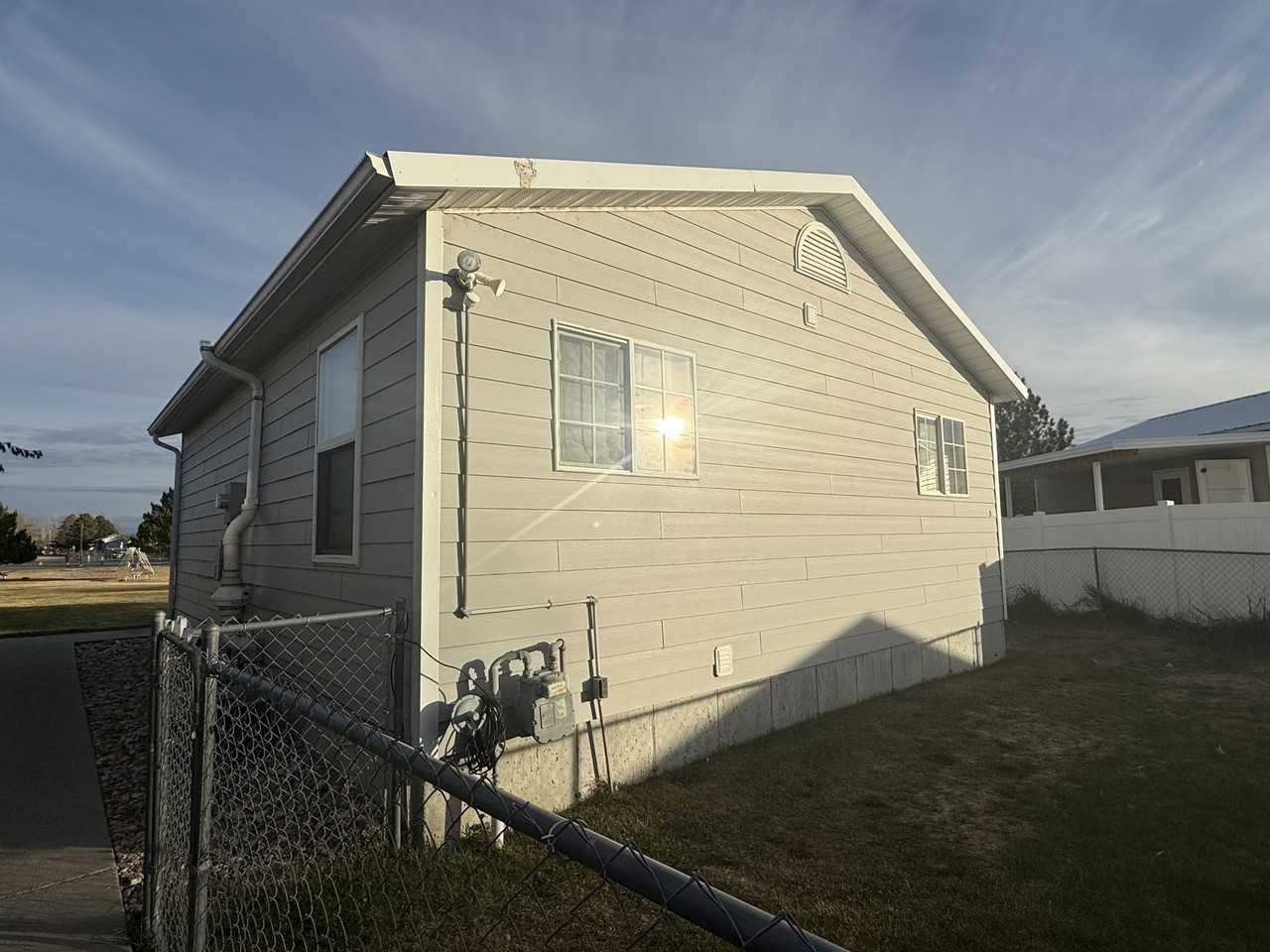 3390 Canyon Dr - Photo 4 of 21