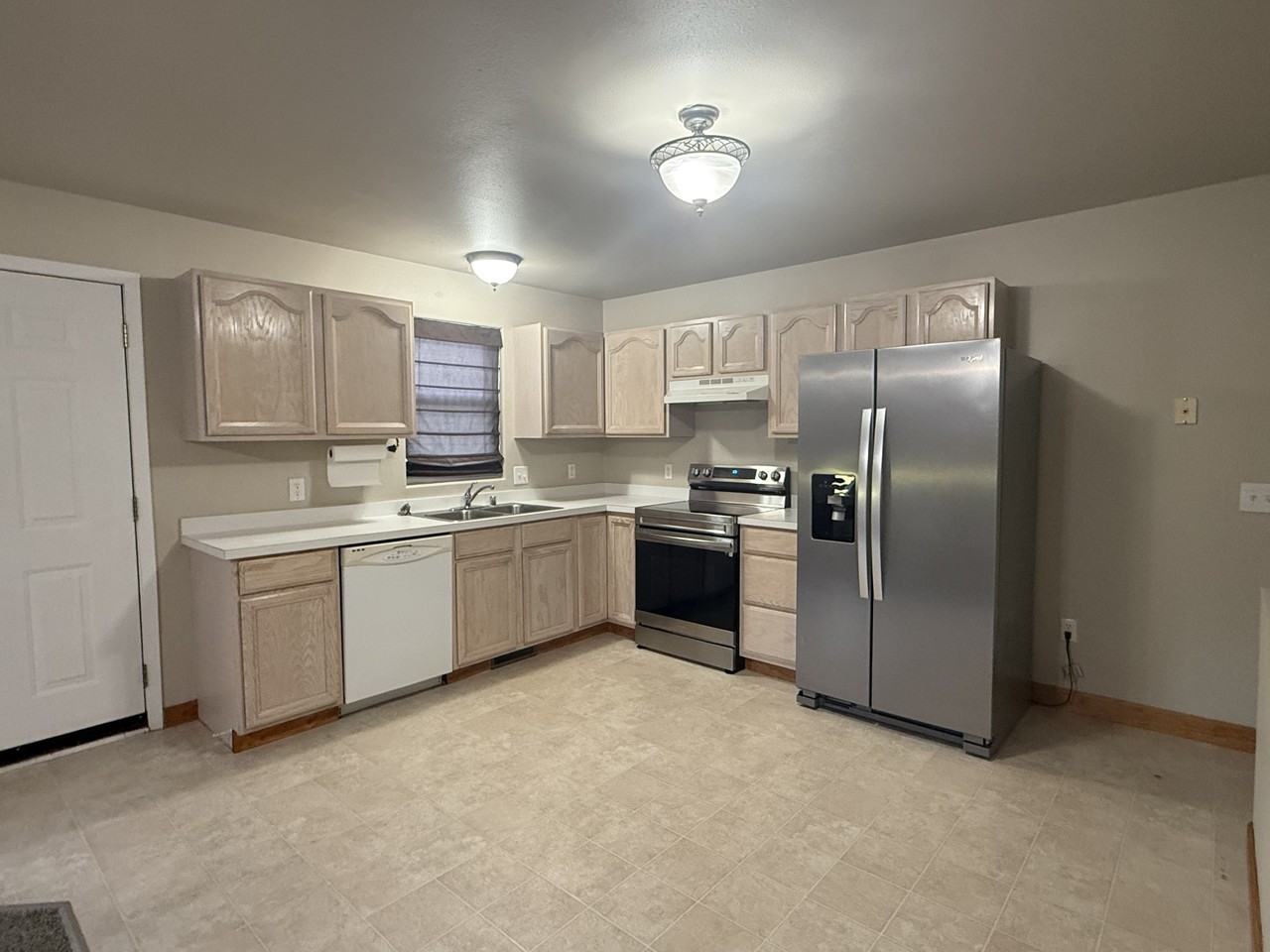3390 Canyon Dr - Photo 6 of 21