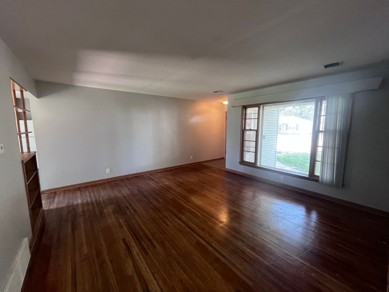 1803 W Dallas St - Photo 3 of 13