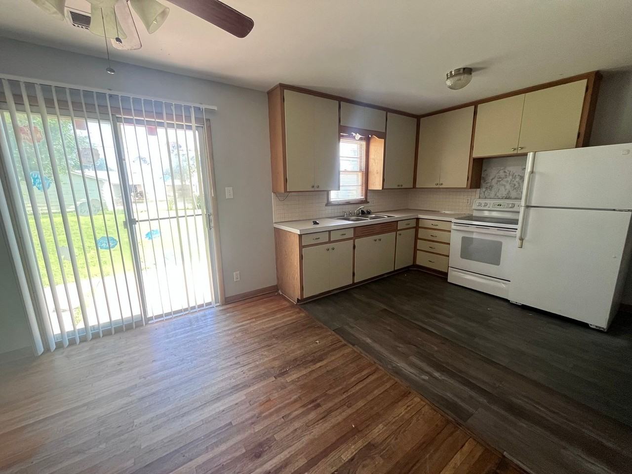 1803 W Dallas St - Photo 4 of 13