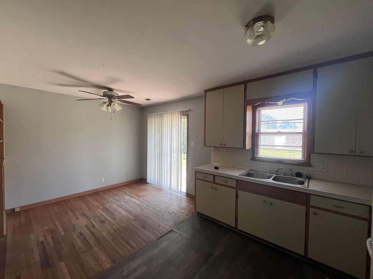 1803 W Dallas St - Photo 5 of 13