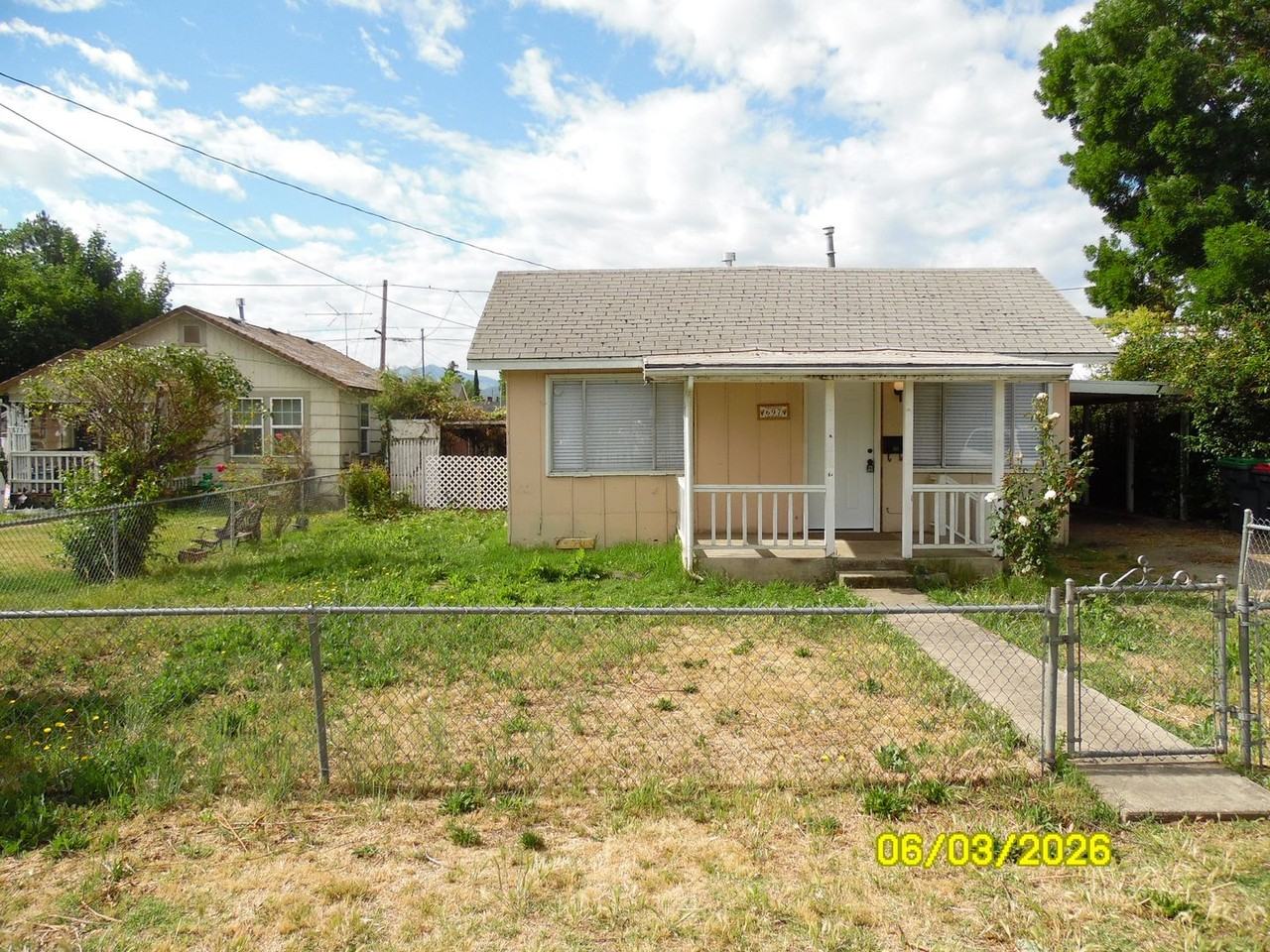 697 W 13th St - Photo 2 of 25