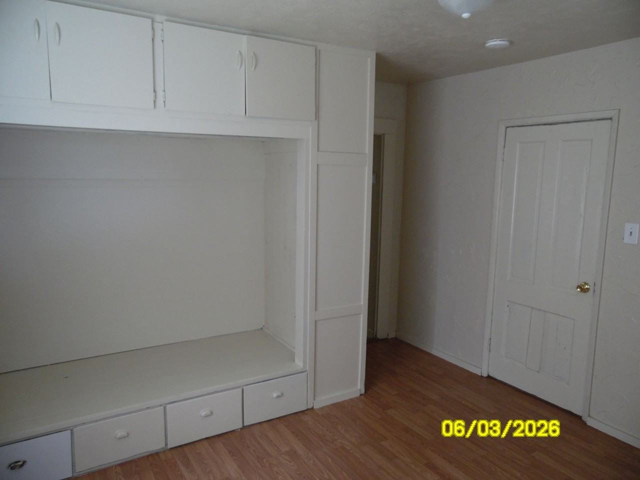 697 W 13th St - Photo 7 of 25