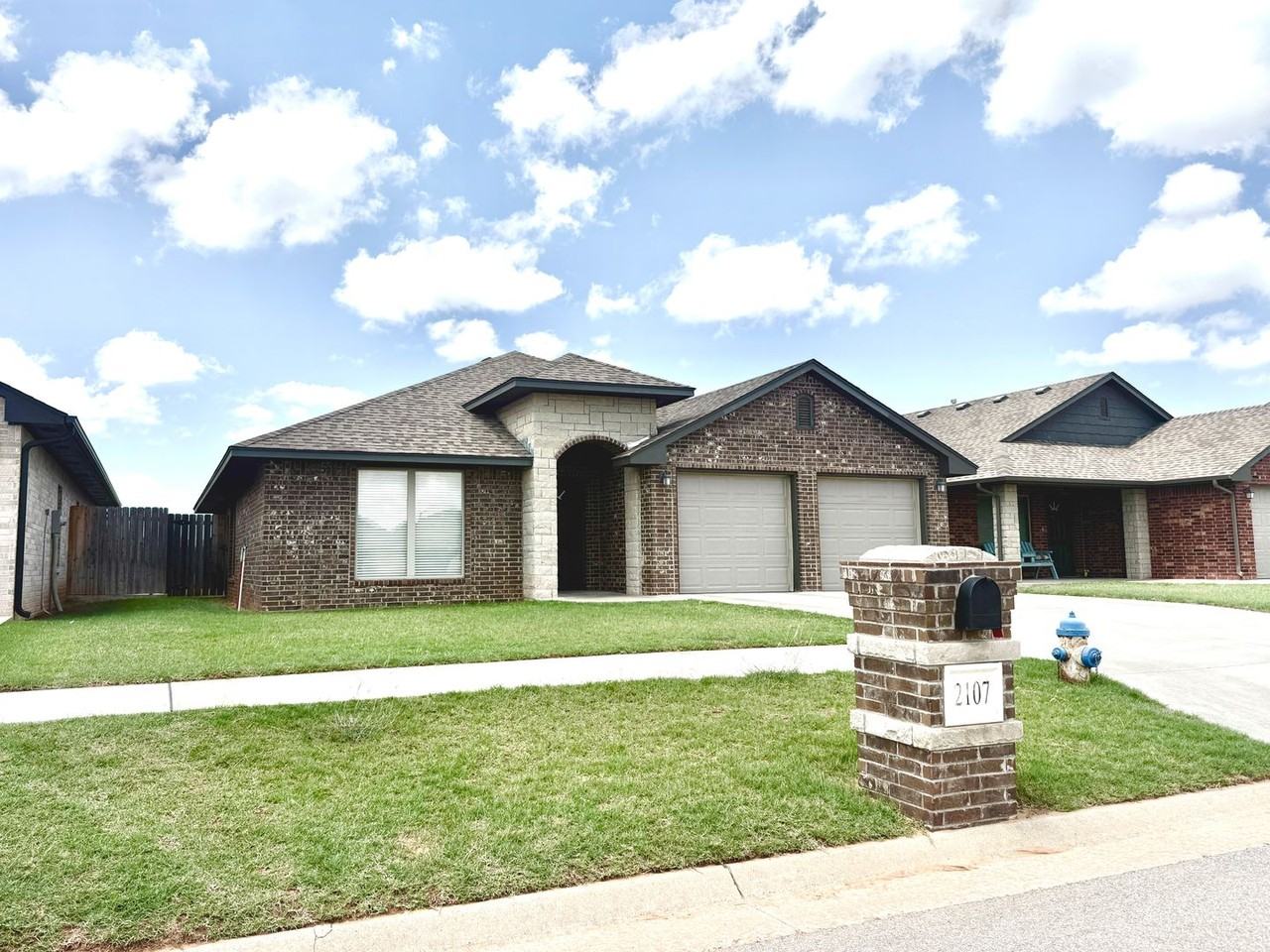 2107 Valley View Rd - Photo 2 of 36