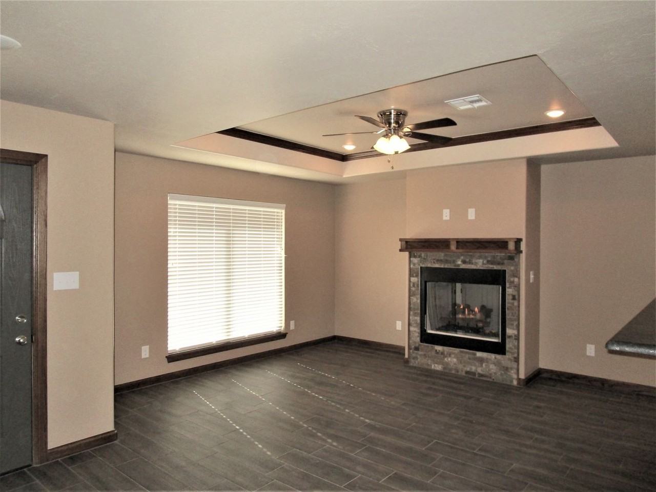 2107 Valley View Rd - Photo 5 of 36