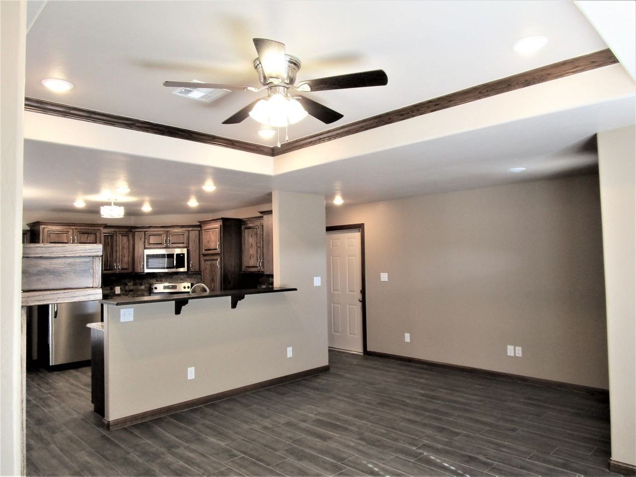 2107 Valley View Rd - Photo 6 of 36