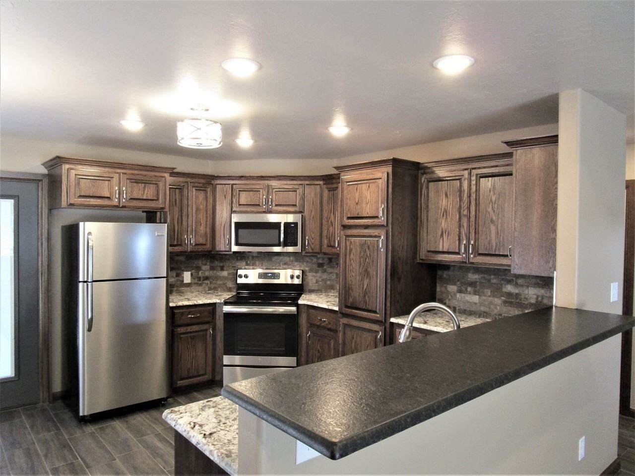2107 Valley View Rd - Photo 7 of 36