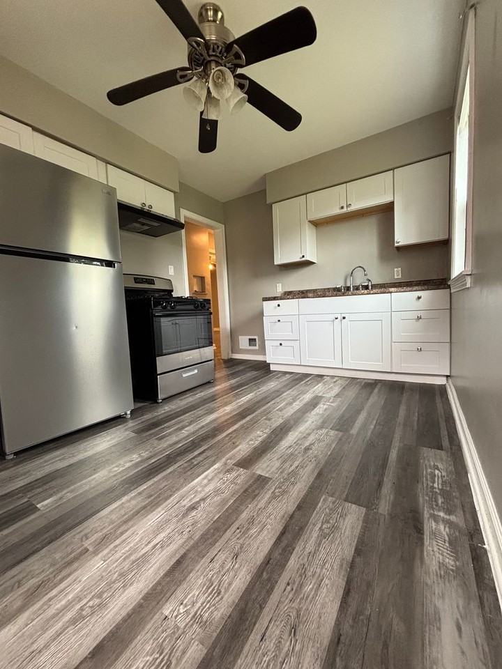 4767 Harrison St - Photo 7 of 18
