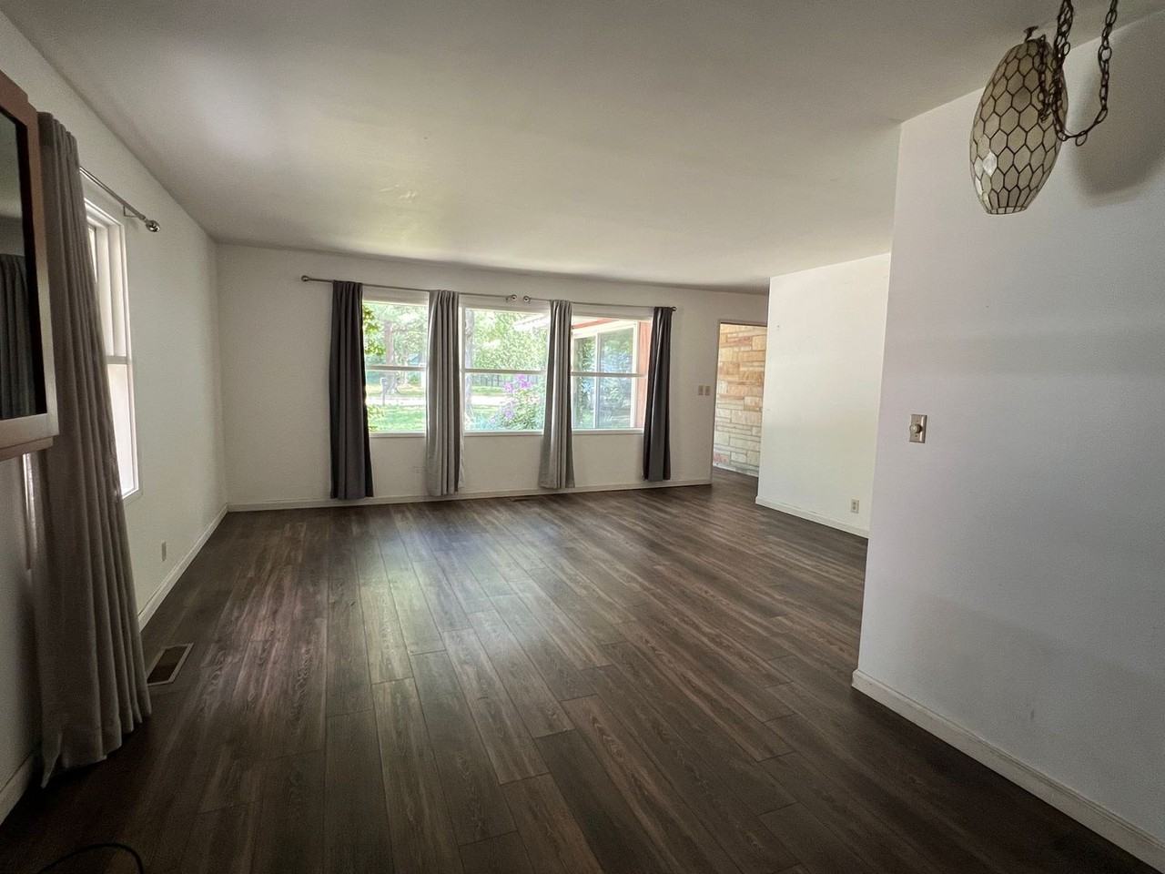 212 Huron St - Photo 5 of 19