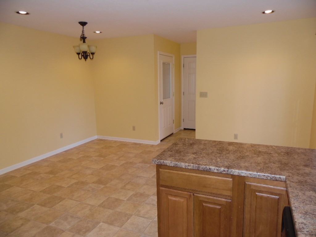 510 Fonville St - Photo 5 of 13