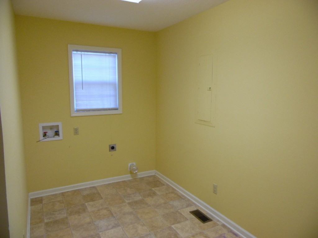 510 Fonville St - Photo 6 of 13