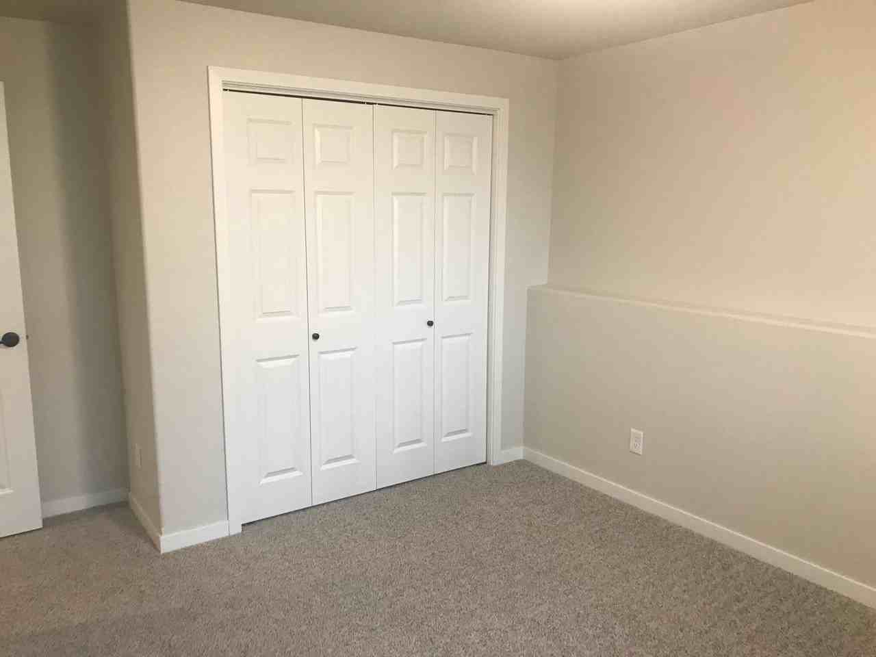 920 Albert Dr W - Photo 3 of 28