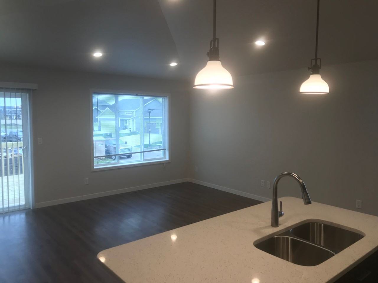 920 Albert Dr W - Photo 5 of 28