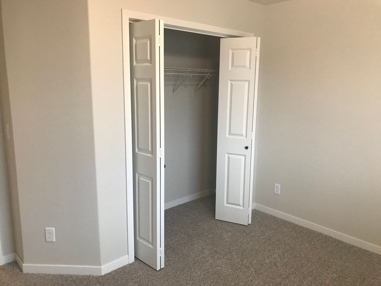920 Albert Dr W - Photo 7 of 28