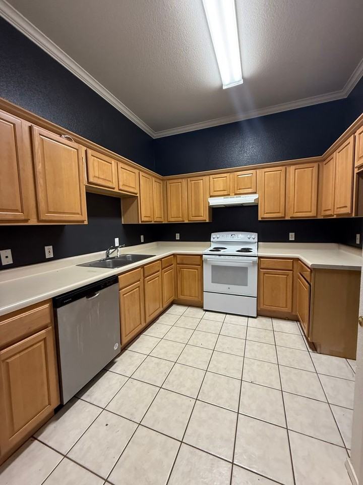 217 Rentz Place Cir - Photo 2 of 11