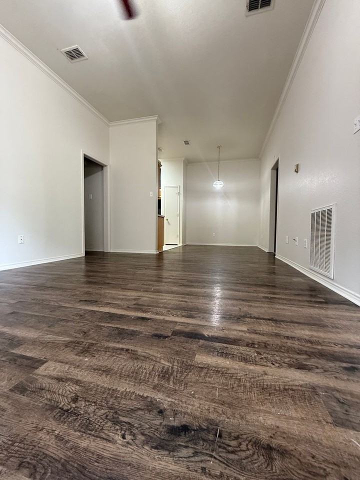 217 Rentz Place Cir - Photo 4 of 11